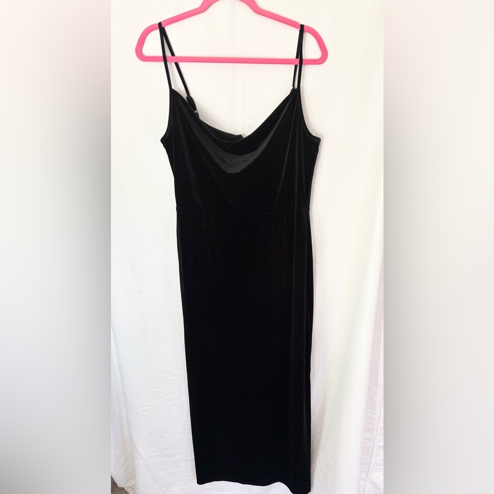 Taylor Black velvet stretch body con dress size 10